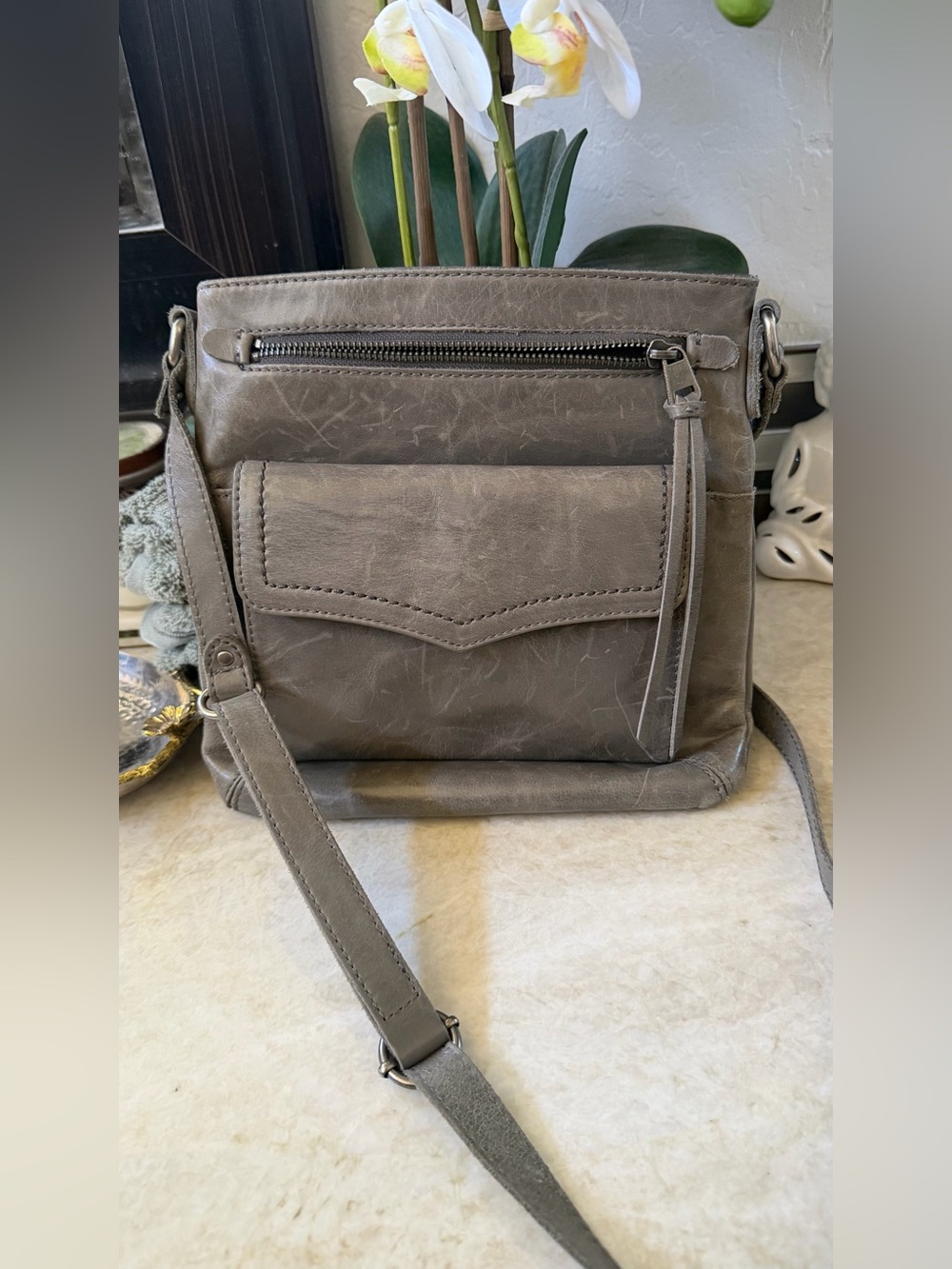 The Sak Ventura flap organizer bag Gray leather